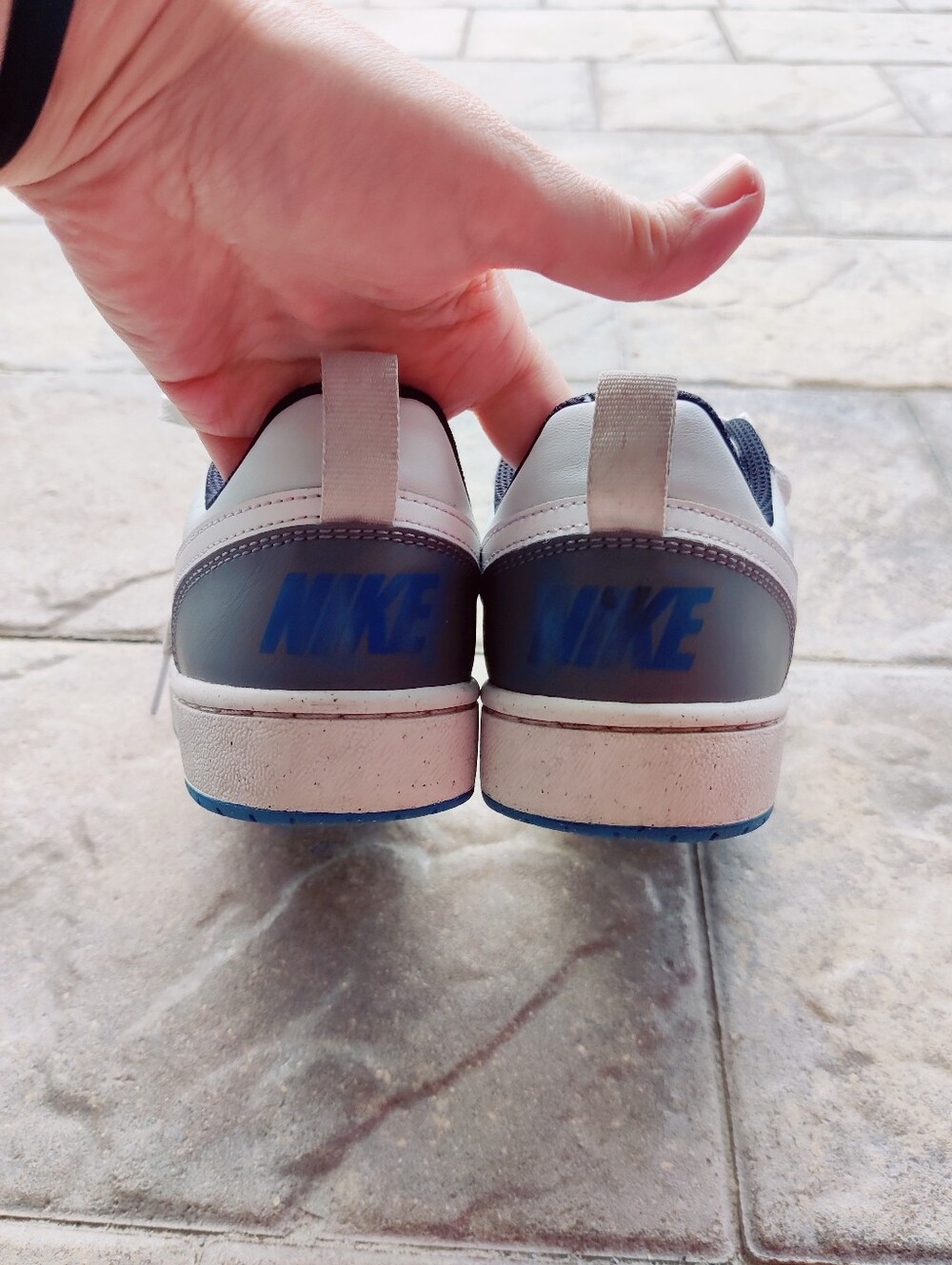 Nike Dunk Boy Low-Top White Gray  and Baby  Blue Sneakers Size 4.5y - Picture 3 of 6